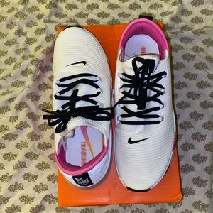 Nike Women's air zoom elevate shoes